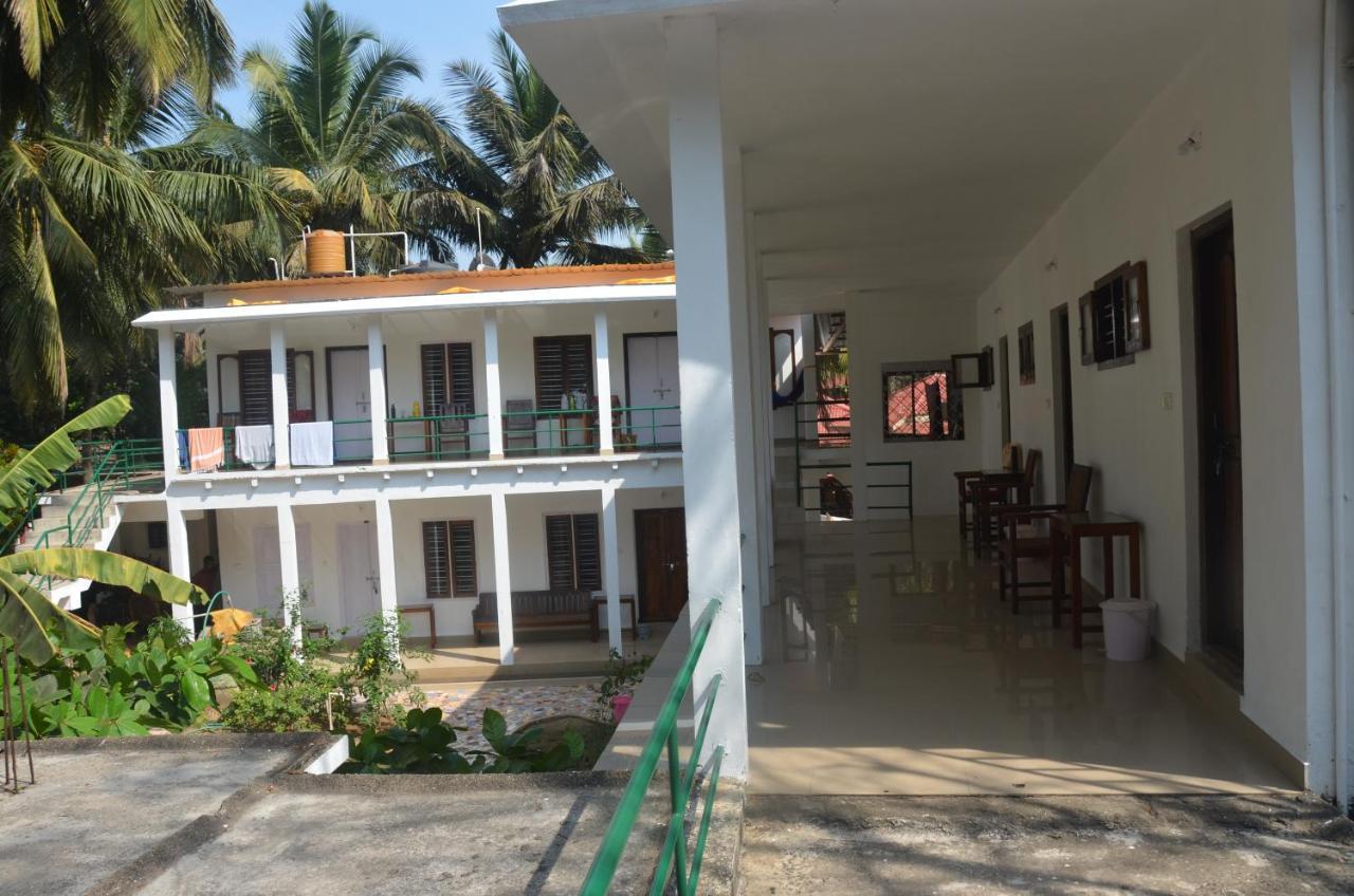 Arya Homestay Bougain Villa Gokarna  Bagian luar foto