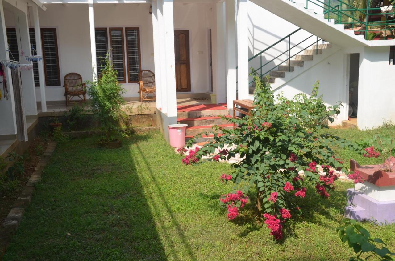 Arya Homestay Bougain Villa Gokarna  Bagian luar foto