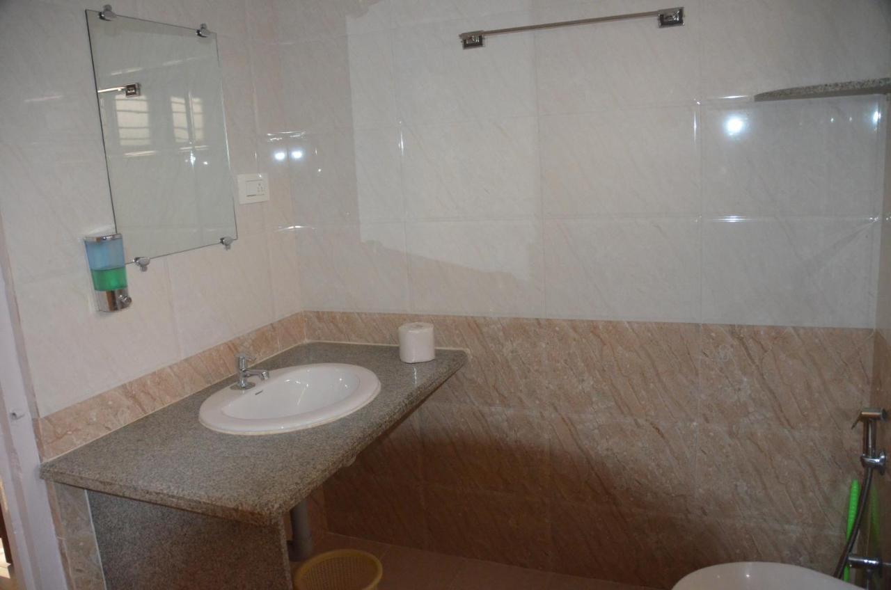 Arya Homestay Bougain Villa Gokarna  Bagian luar foto